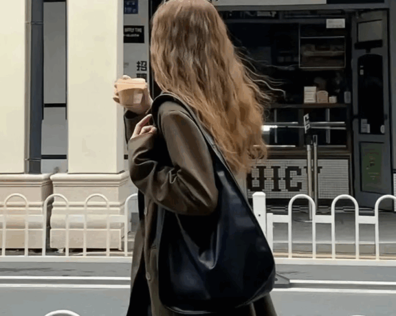 SHARE : IPhone17 景深壁纸 | 美女壁纸