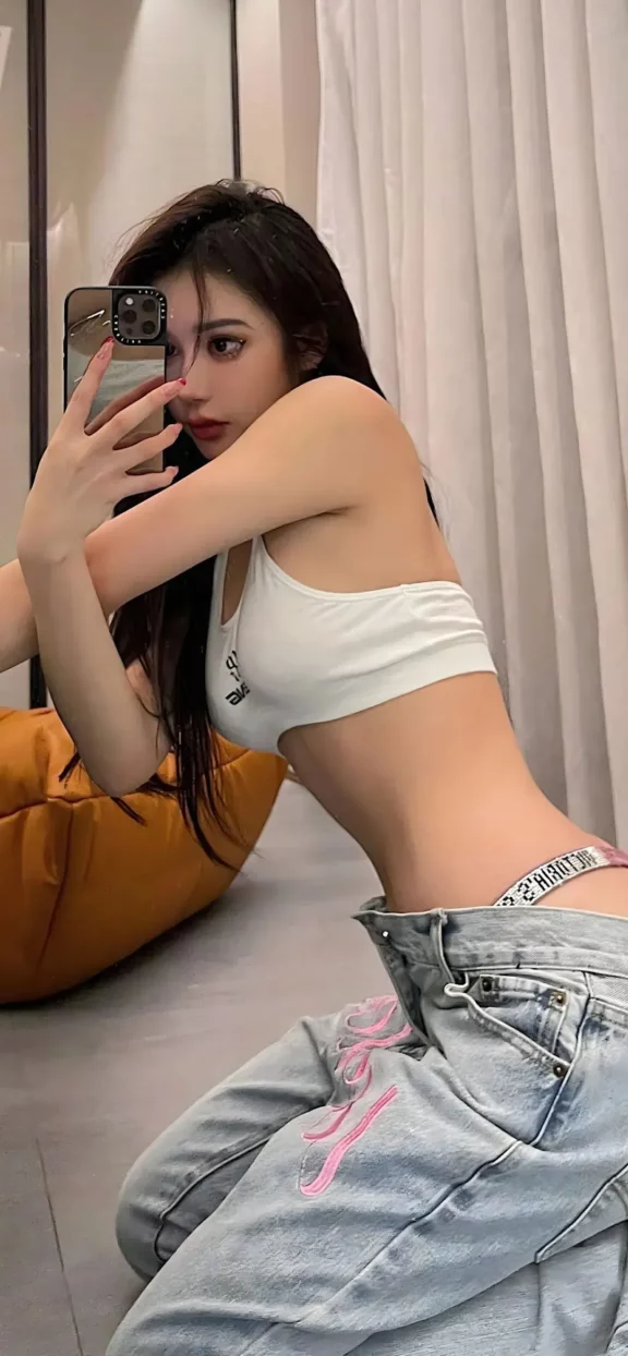 很耐看的高清美女壁纸